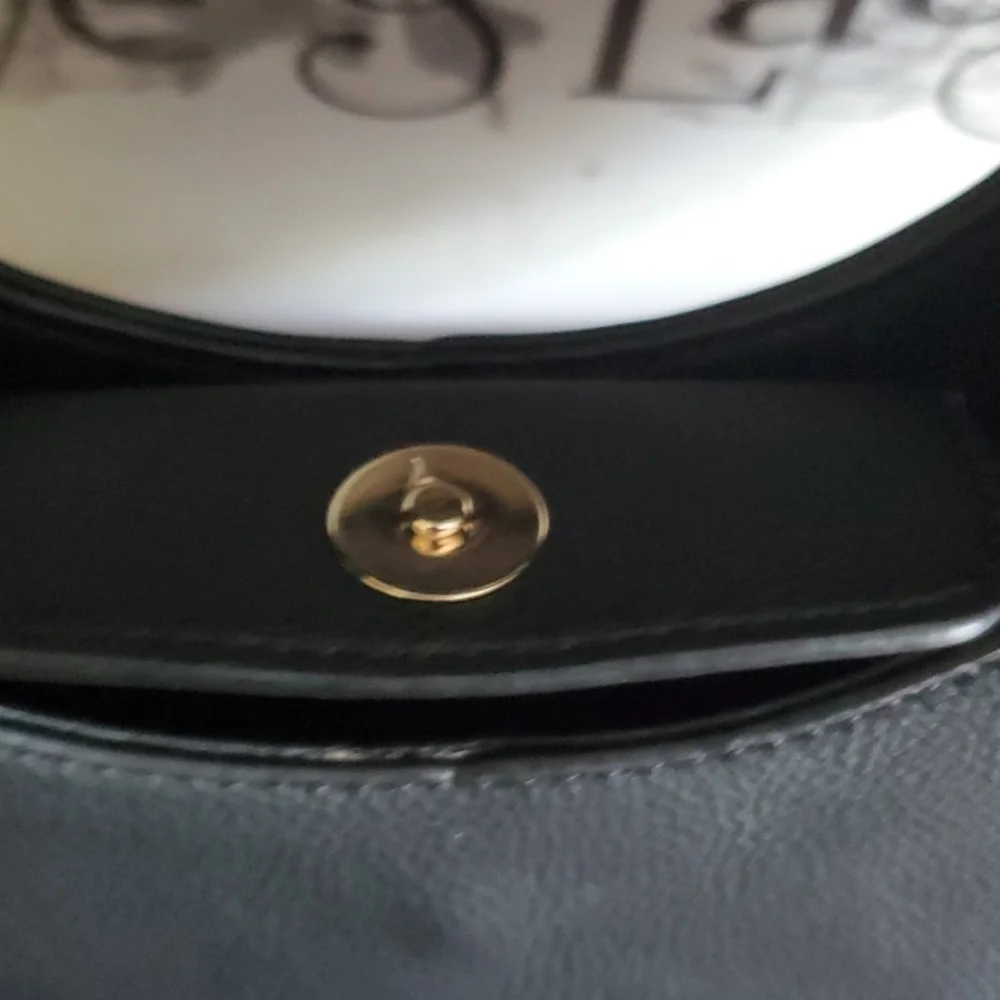 Bloomingdale's  black exclusive bow satchel dust cover two left five stars - Picture 3 of 7